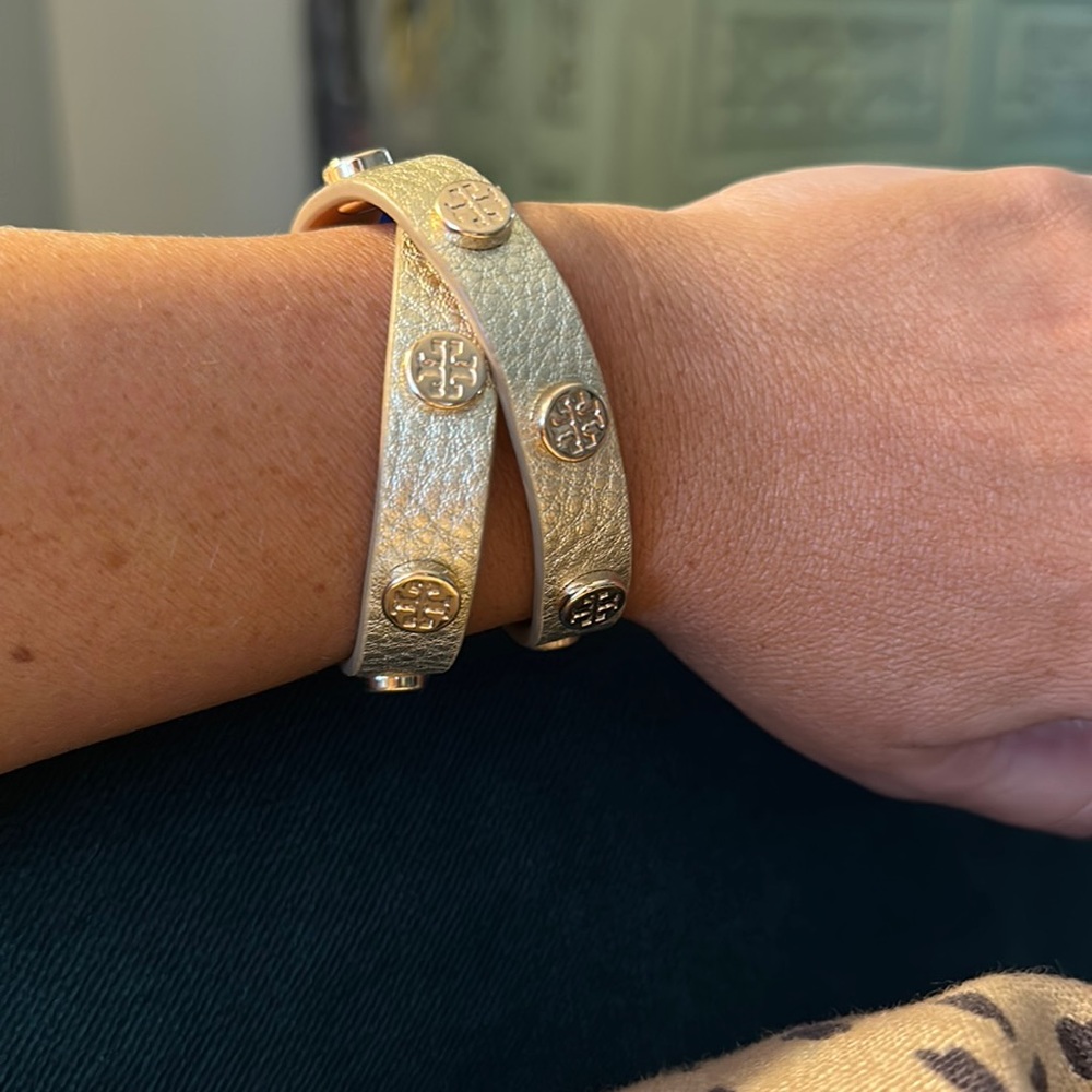Tory Burch Double Wrap Logo Stud Bracelet Gold Leather
